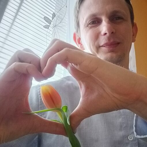 Koller Péter tulipánnal
